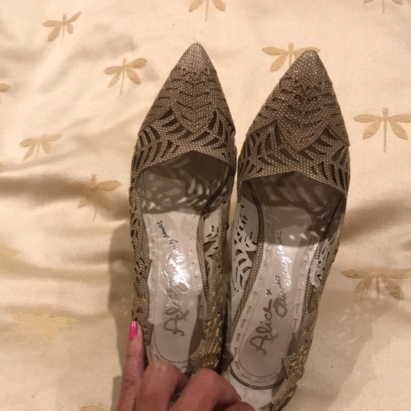 Alice & Olivia Tan Skin Cutout Party Pump - Picture 5 of 5